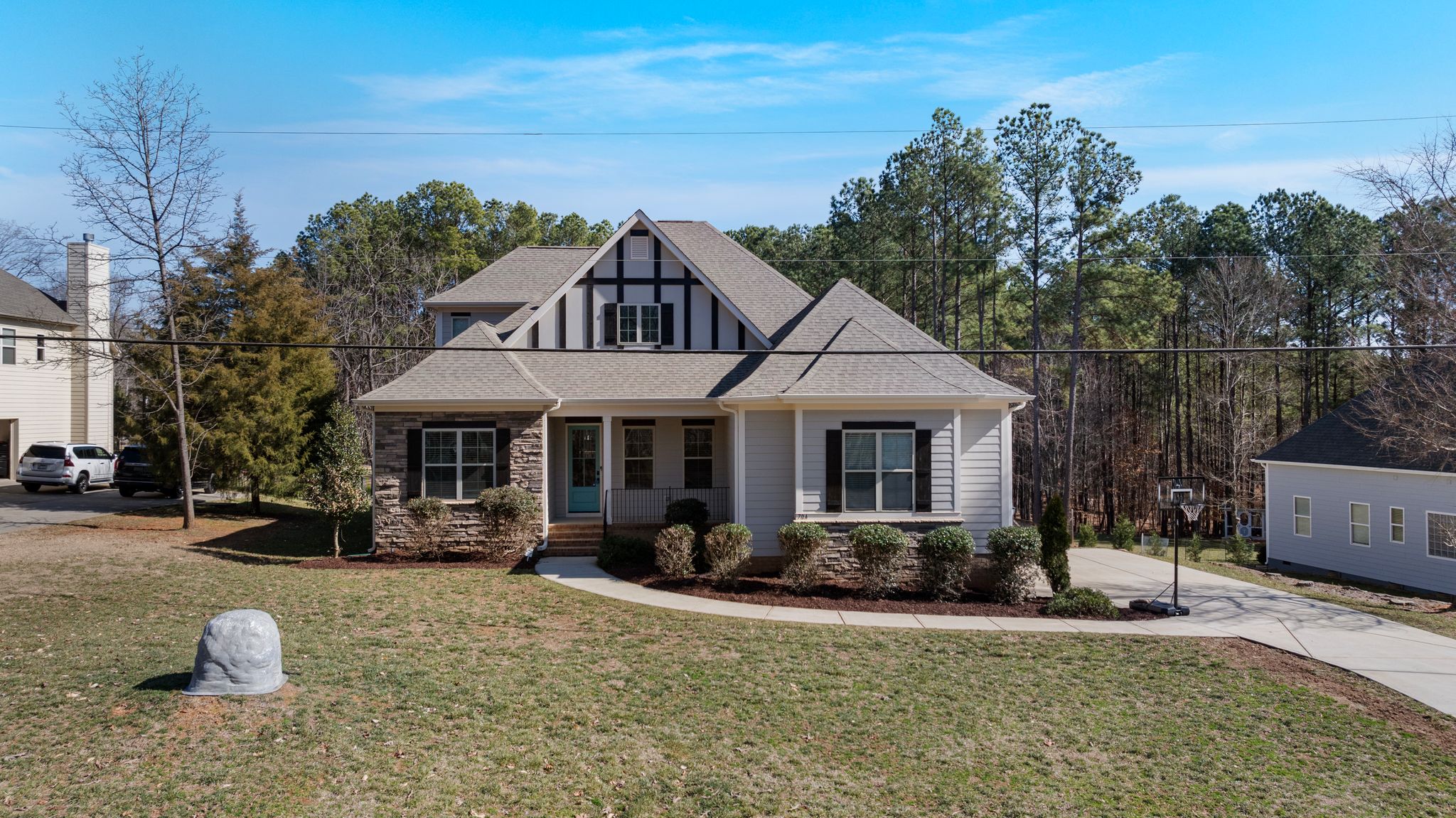 704 Kenway Loop